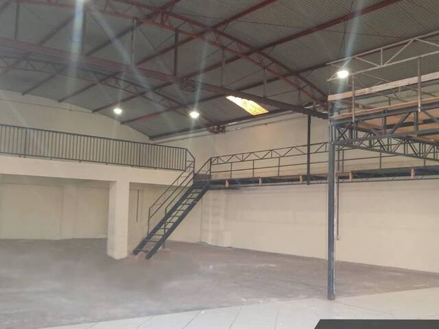 #214 - Barracão para Locação em Arapongas - PR