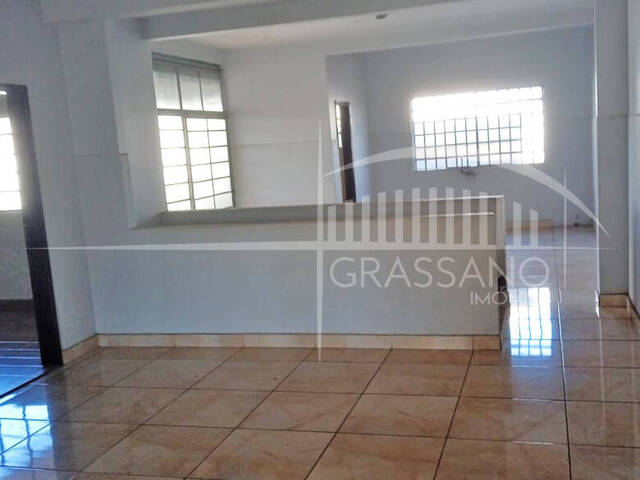 #415 - Barracão para Locação em Arapongas - PR