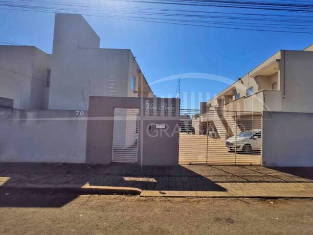 #448 - Apartamento para Venda em Arapongas - PR