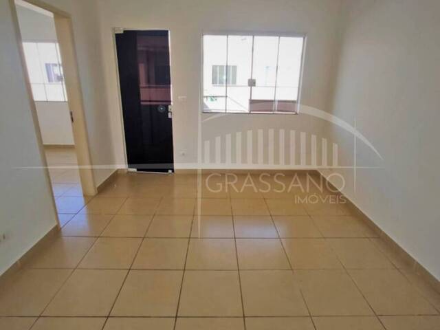 #448 - Apartamento para Venda em Arapongas - PR
