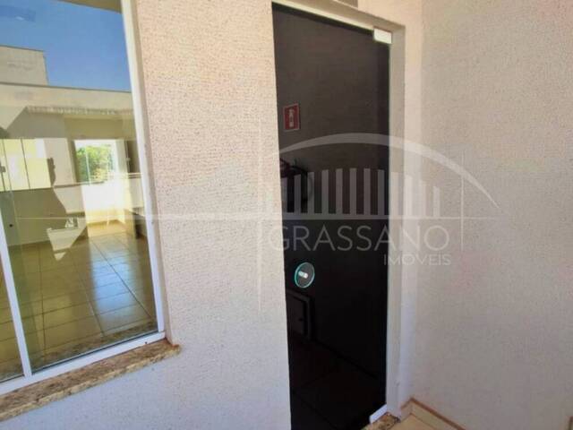 #448 - Apartamento para Venda em Arapongas - PR