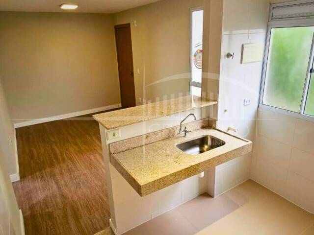 #469 - Apartamento para Venda em Arapongas - PR