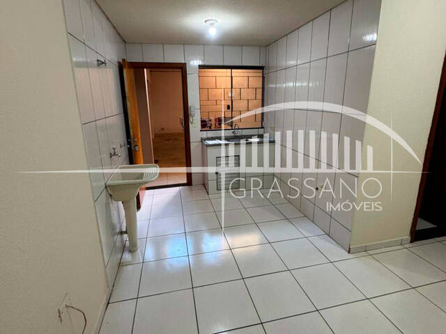 Kitnet para Locação em Arapongas - 5